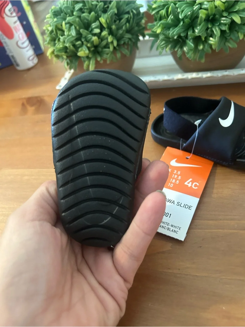 NWT Nike Kawa Slide Kids Sandals in Black/White 4C
